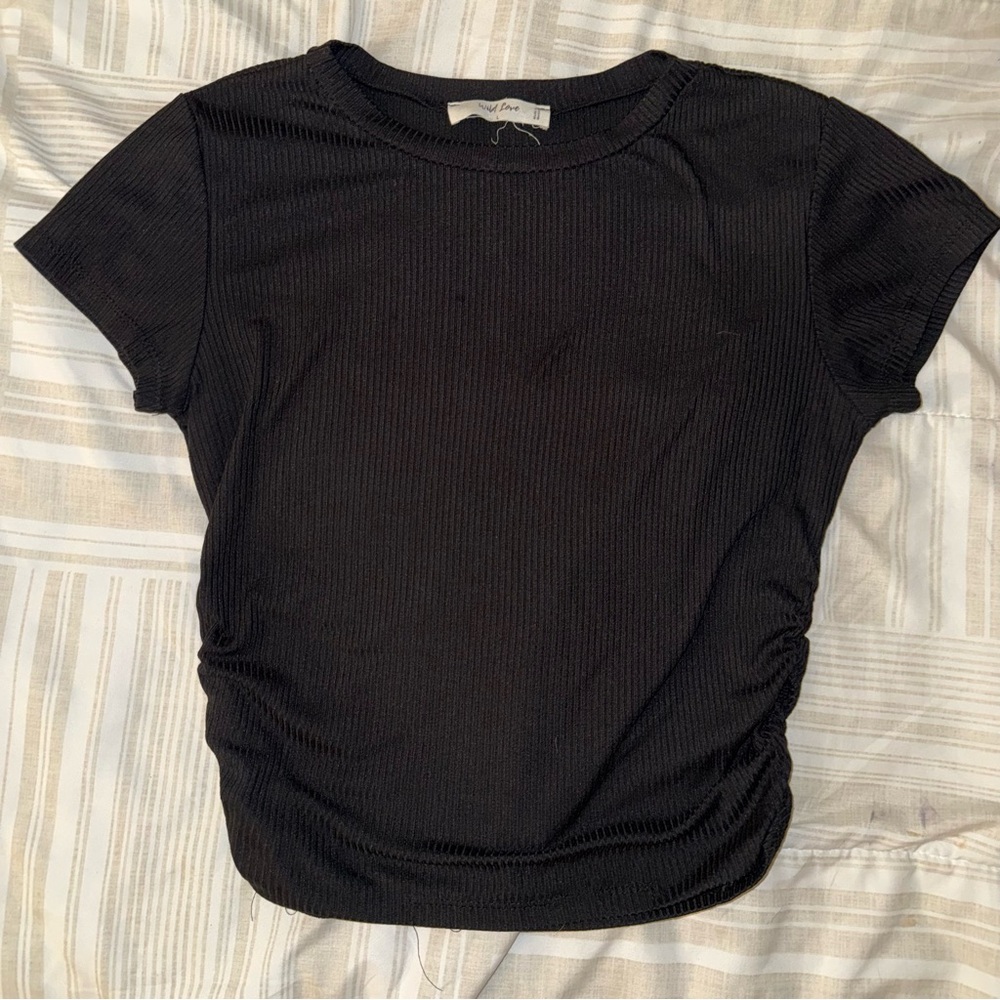 Ribbed Short Sleeve Tee with Side Ruching - Black